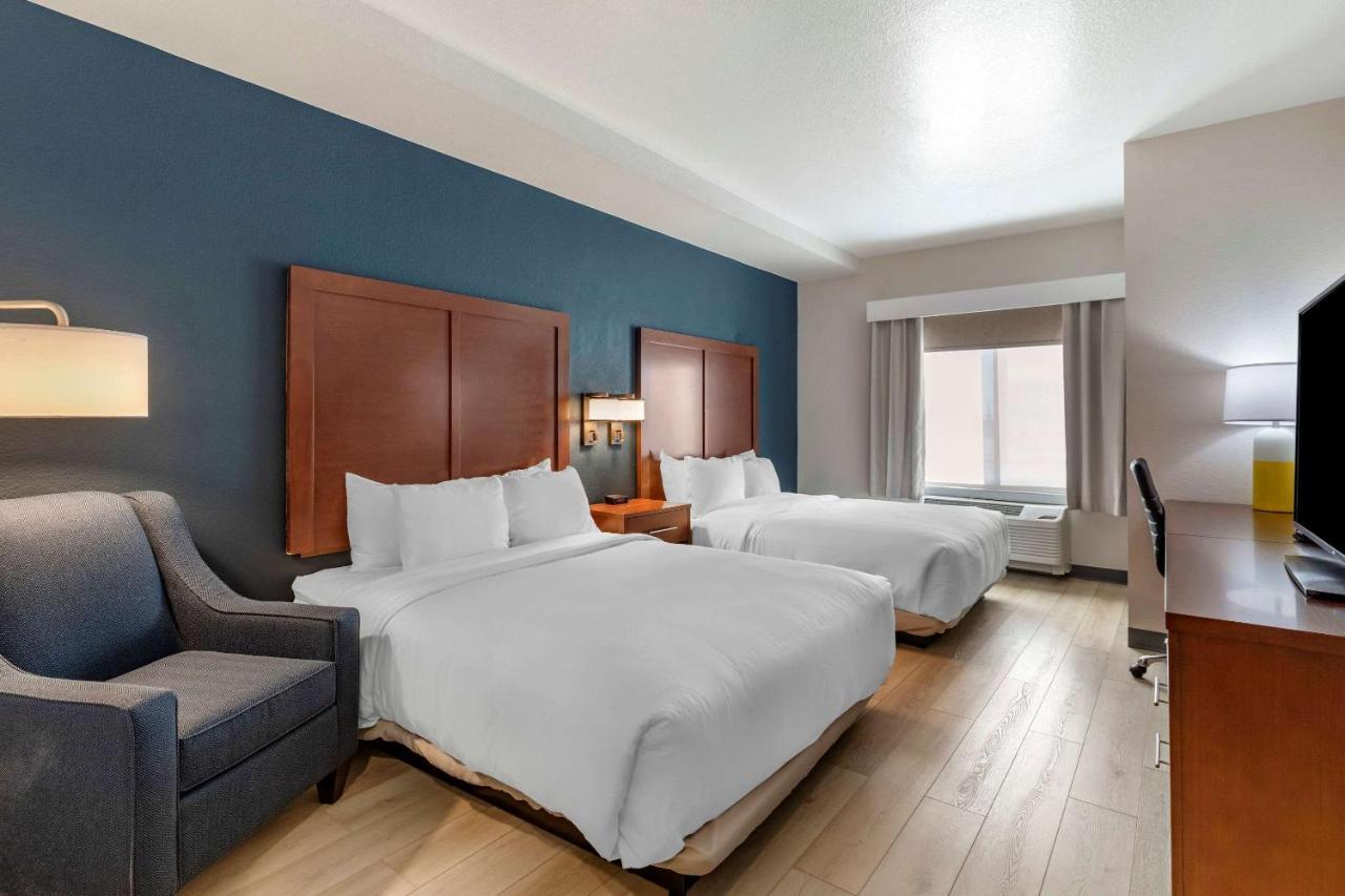 Comfort Inn & Suites Bennett Strasburg Exteriör bild